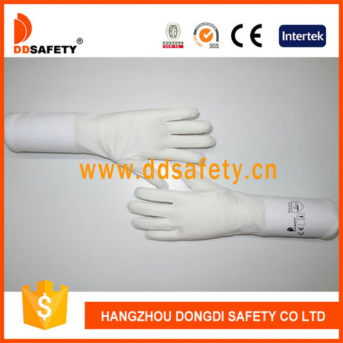 White nylon gloves with long cuf White nylon gloves with long cuf